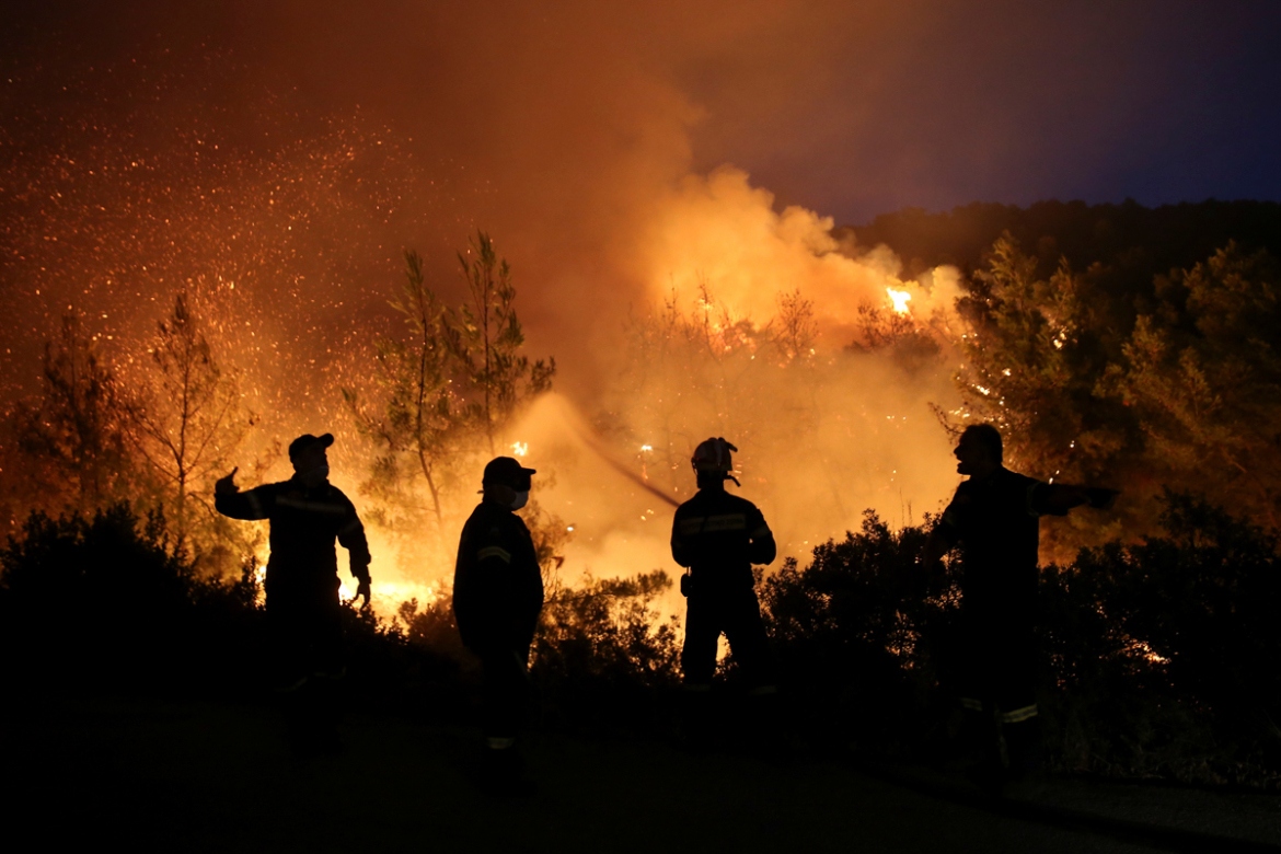 Tháng 7 nắng nóng kỷ lục, nhiều quốc gia đối mặt với cháy rừng nghiêm trọng
